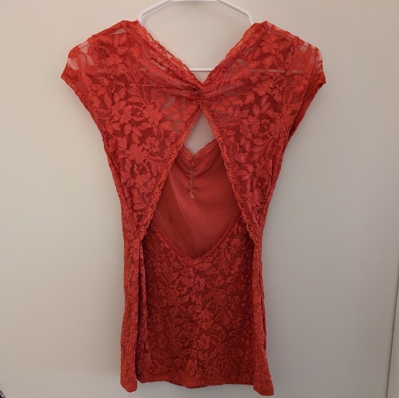 DONATING FRIDAY Open Back Lace Top - Picture 2 of 8
